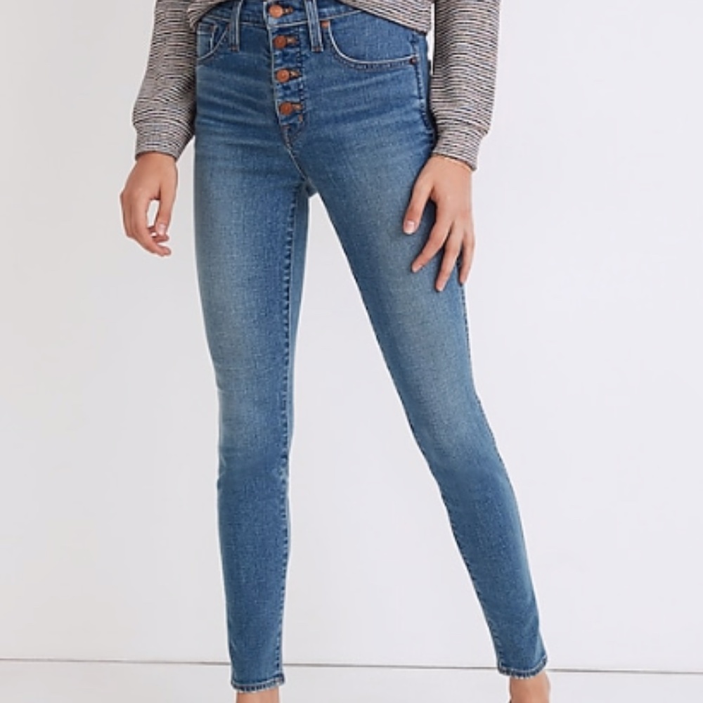 Madewell Curvy Roadtripper Jeans in Medium Wash